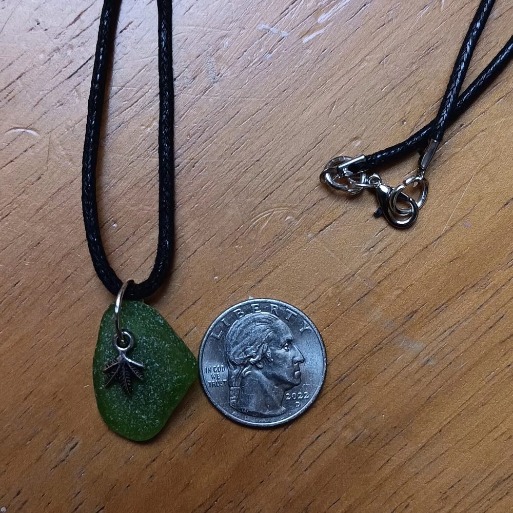 Green Sea Glass with charm necklace - Picture 4 of 6